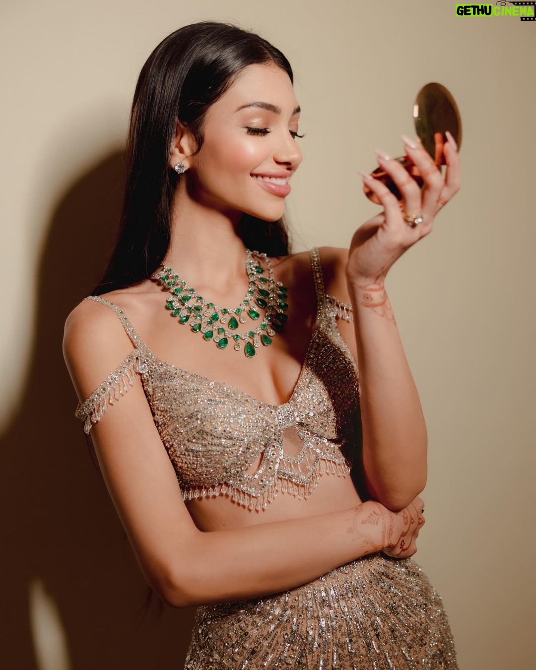 Alanna Panday Instagram - For my wedding I’ve always visualised soft, dreamy makeup that made me feel like the most confident version of myself💕 Thank you for the most gorgeous bridal makeup @charlottetilbury @mynykaa @dollyouup_bys ✨ #CharlotteTilburyBride #CharlotteTilburyXNykaa #Collab