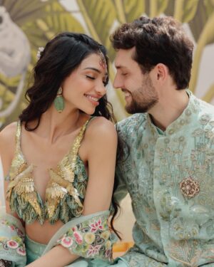 Alanna Panday Instagram - Tropical Rainforest couture by @rahulmishra_7 for our Tropical Oasis Mehndi 🌿 🦜🦒
Shot by @thehouseontheclouds 
Styled by @stylebyami 
Jewellery @shriparamanijewels