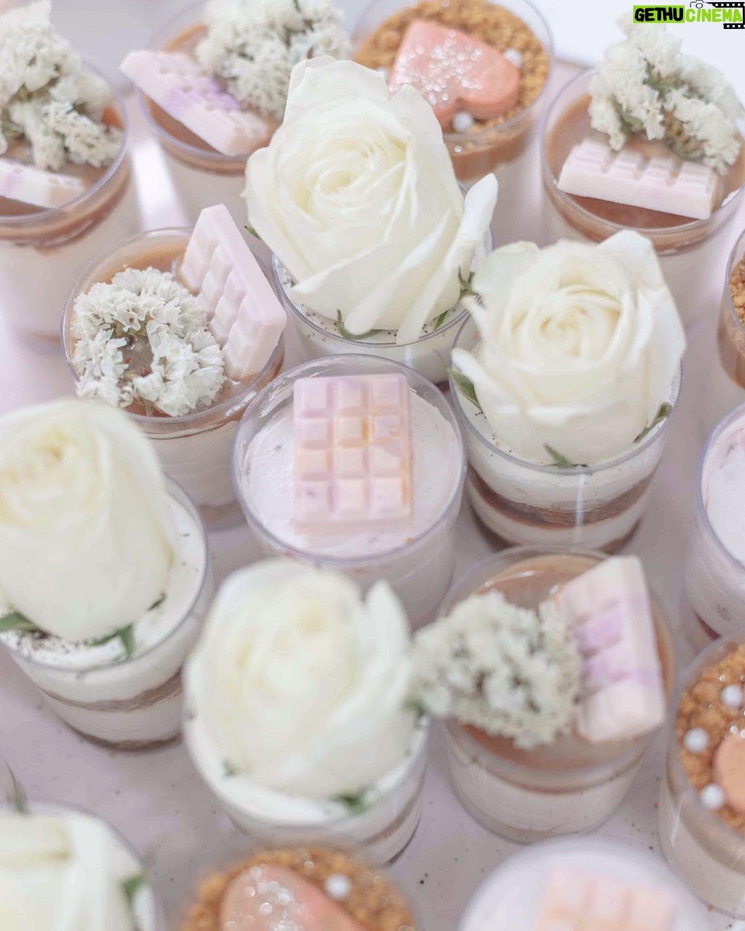 Alanna Panday Instagram - Dessert Heaven 🧁