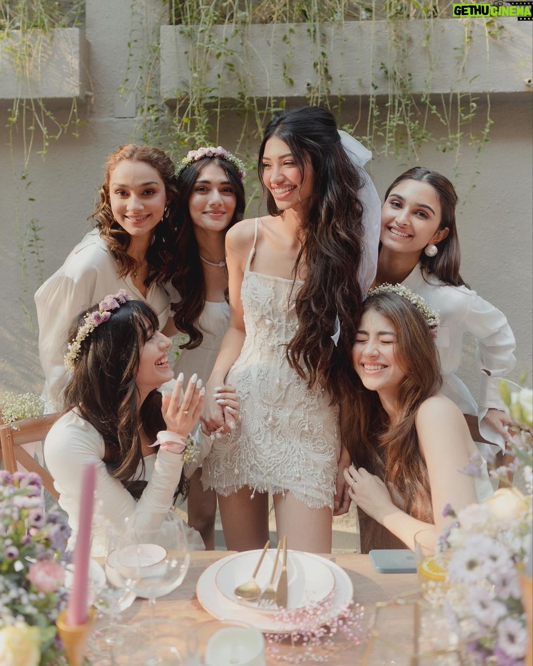 Alanna Panday - 244.4K Likes - π€π°π»ββοΈ