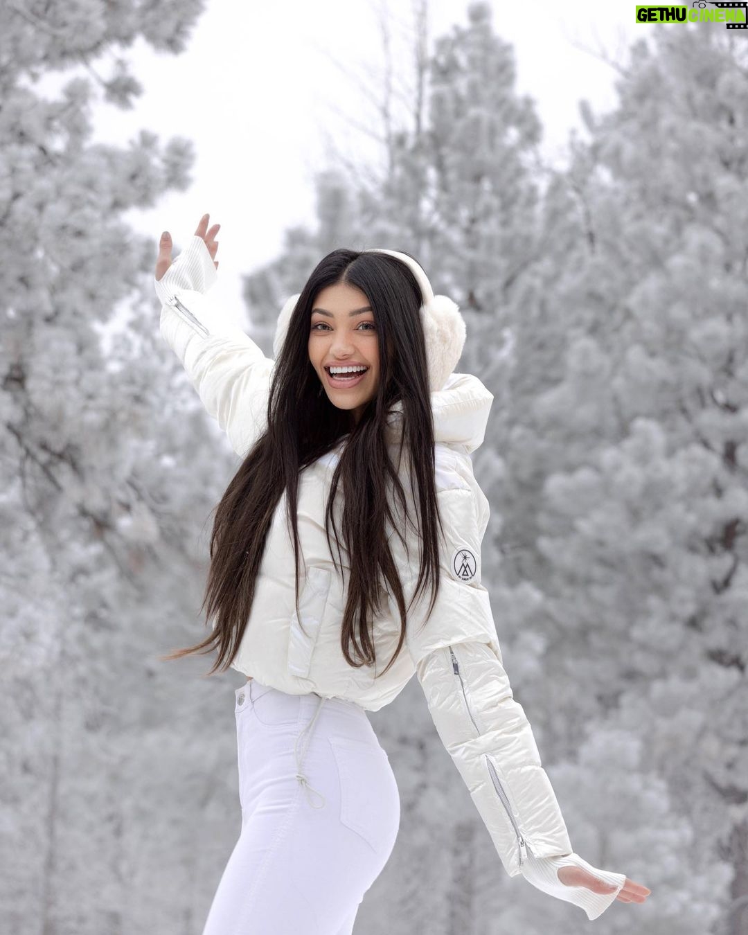 Alanna Panday Instagram - ⛄️ Bend, Oregon