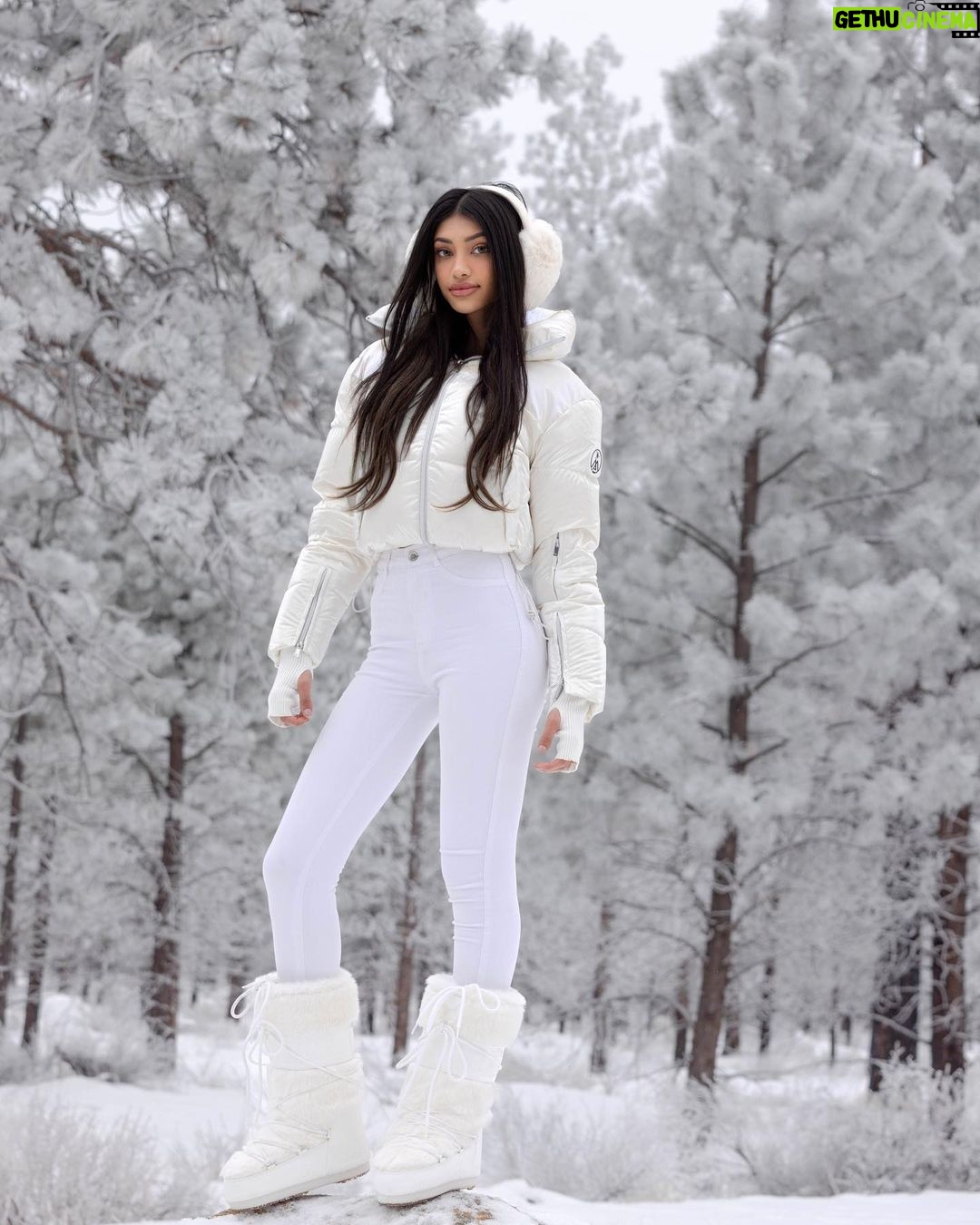 Alanna Panday Instagram - ⛄️ Bend, Oregon