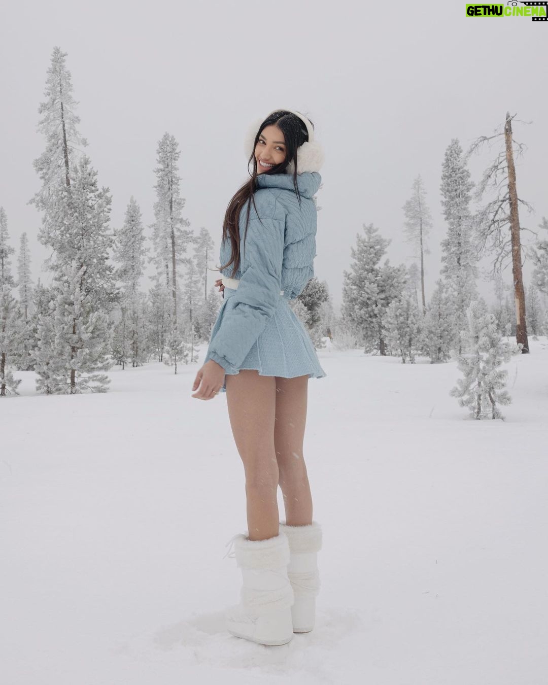 Alanna Panday Instagram - ❄️⛄️ Bend, Oregon