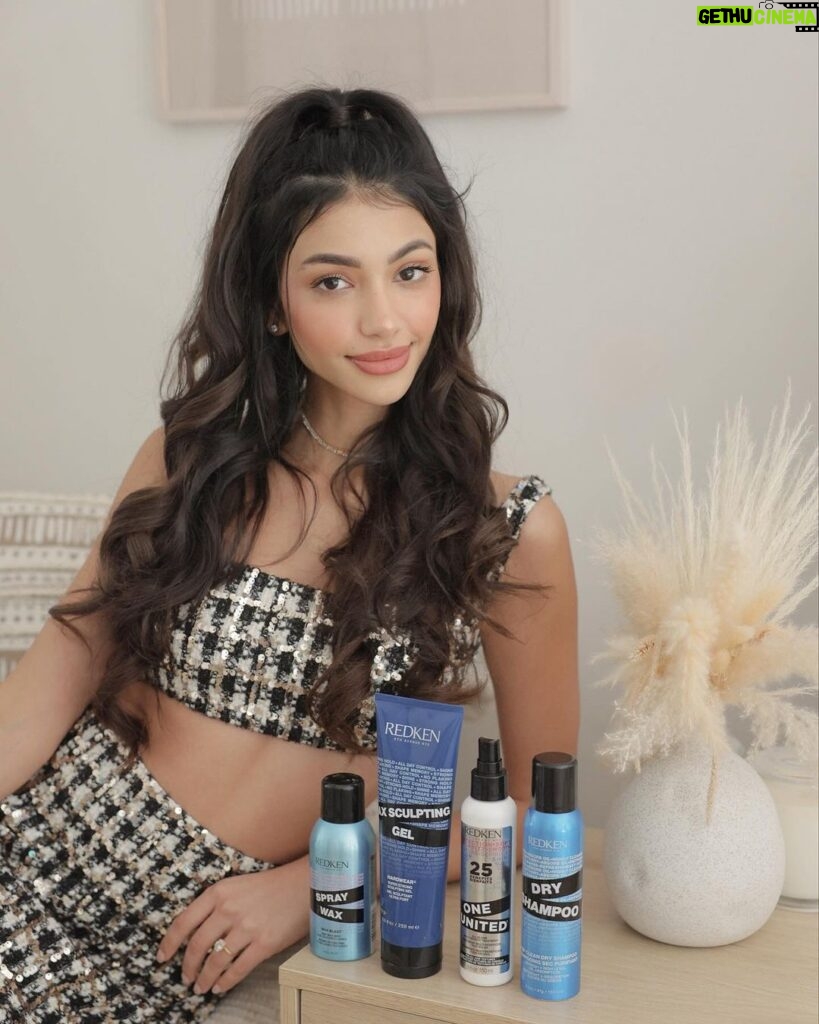 Alanna Panday Instagram - 🎄CHRISTMAS GIVEAWAY🎄 I love styling my hair and my go to’s have always been the Redken styling range @redken and I have come together to give you’ll a chance to win some exciting prizes this festive season! We’ll be picking two lucky winners. Steps to enter: 🎄Let us know which of these Redken products are you excited to try 🎄Tag @redken in the comments 🎄Tag 3 of your friends and ask them to participate too Giveaway closes - 29th Dec at 7pm IST Winners will be tagged in the caption Giveaway valid for profiles based in India. #StyleConfidently #RedkenIndia #AD