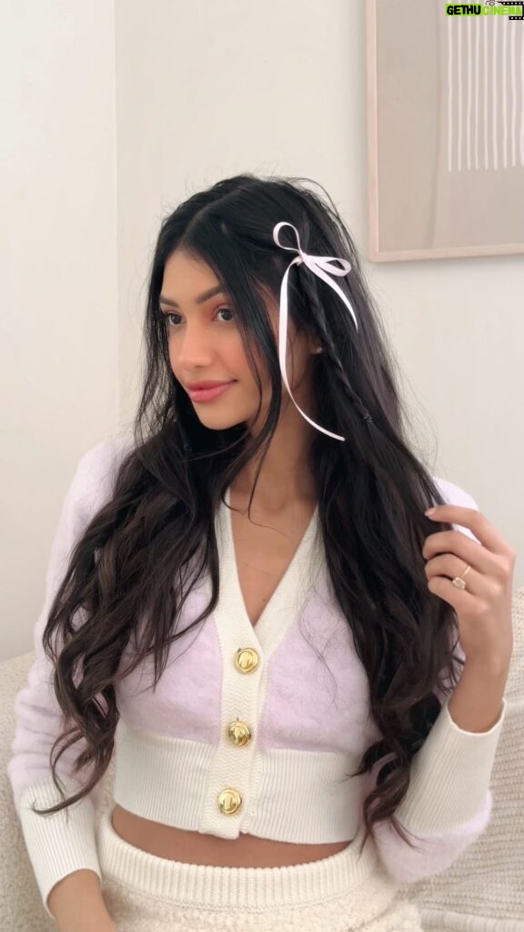 Alanna Panday Instagram - Putting bows on everything lately 🎀