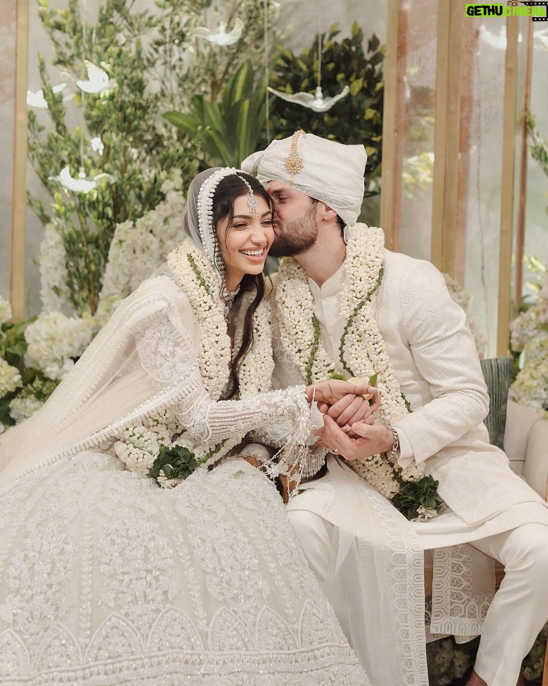 Alanna Panday Instagram - Happy birthday to my other half. Love you more than anything in the world @ivor ♾️