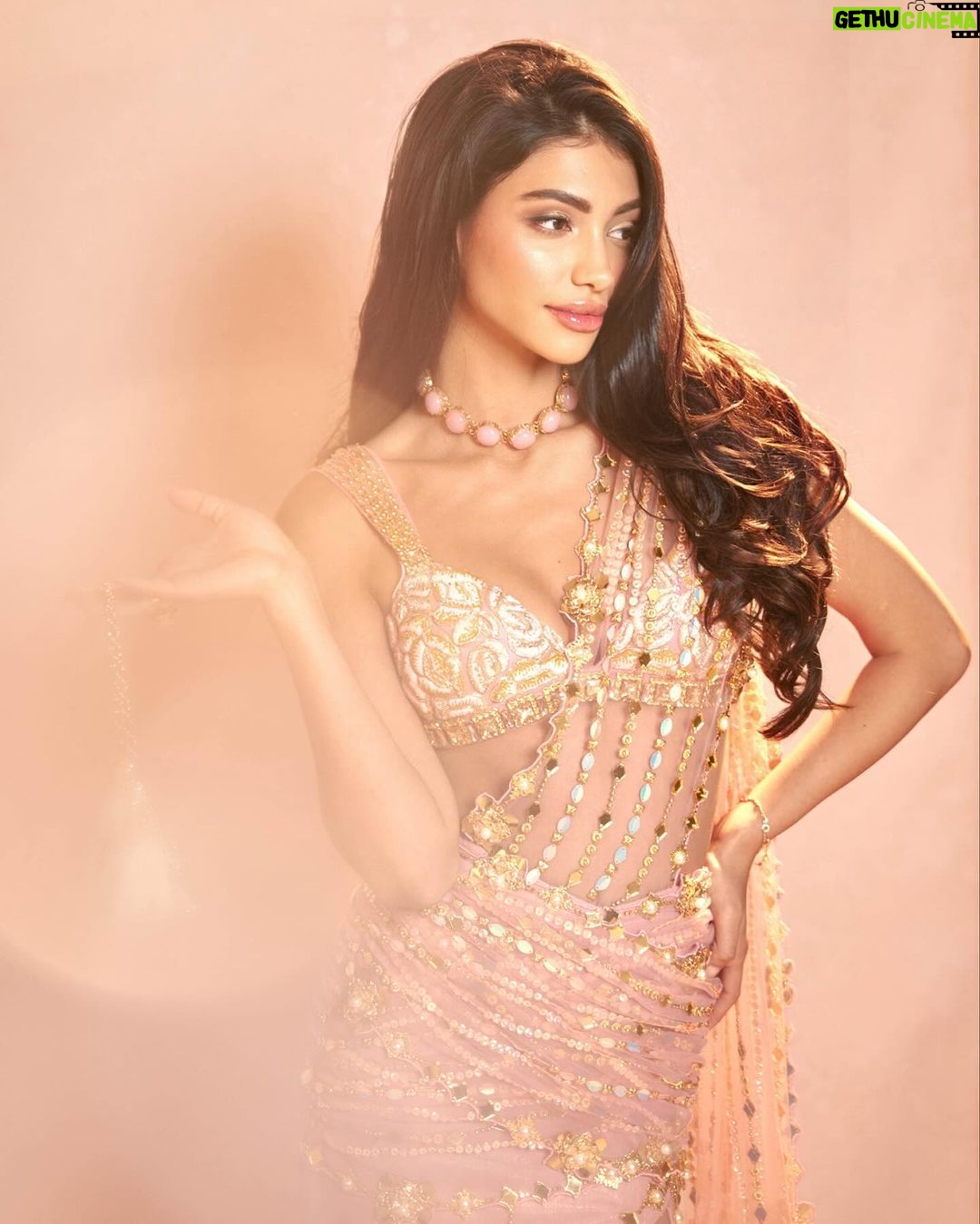 Alanna Panday Instagram - Some more Diwali sparkle ✨ @papadontpreachbyshubhika