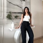 Alaya F Instagram - Hope all of you have a happy happy day today 🤍 . . . Styled by @sheefajgilani Hair by @souravv_roy_ Make up by @divyashetty_ Assisted by @jhanvikhatwani_ Outfit: @intrinsic.in jewels: @iblamebeads @paromapopat