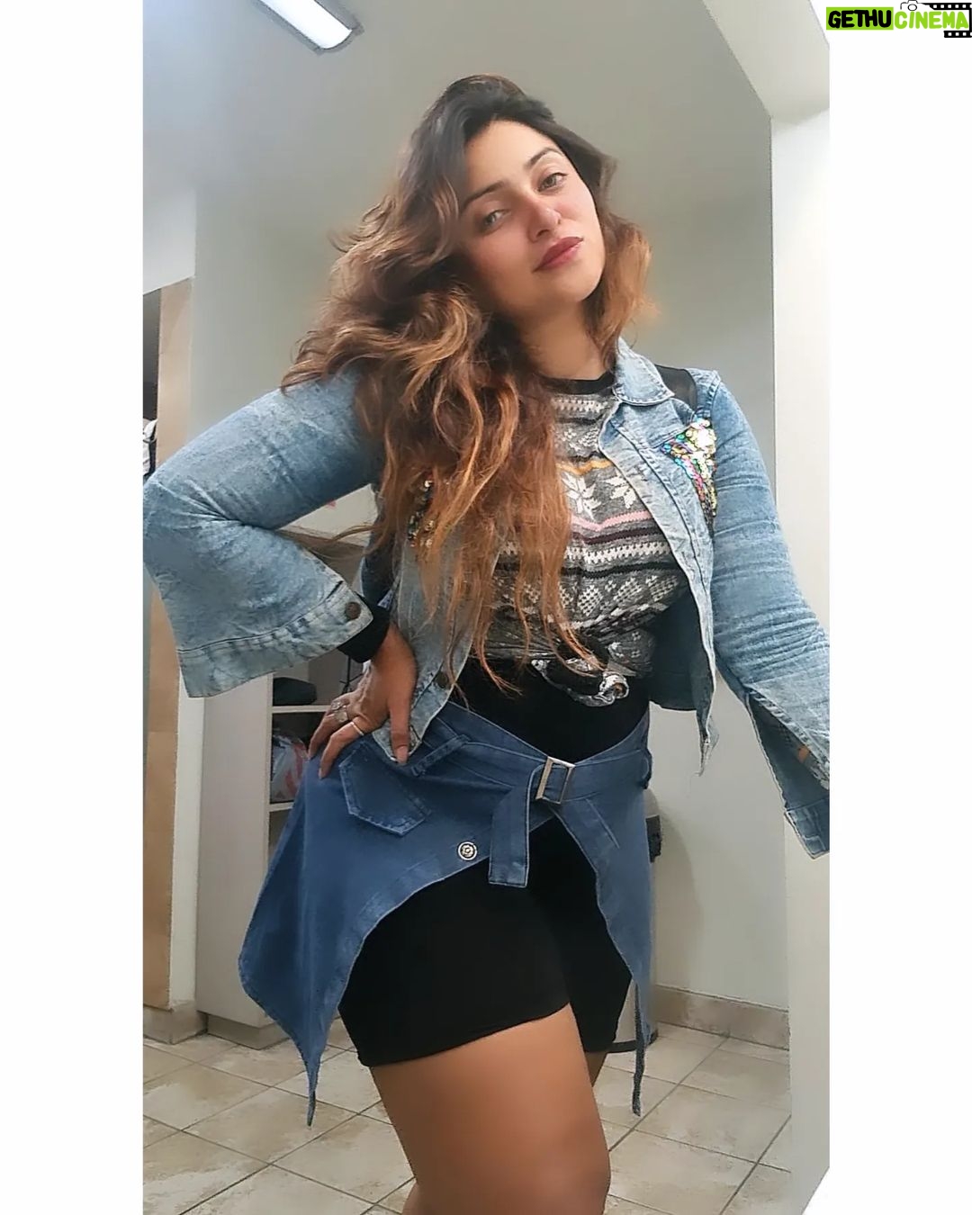 Aleeza Khan Instagram - ♣️♣️♠️♠️🎰🎰🎰Las vegas 🎰🎰🎰♠️♠️♣️♣️ #photodump #Lasvegas #casino #onlinegaming #gamezone #funzone #nevada #reelsindia #video #instareels #bollywood #beautiful #repost #trend #style #photooftheday #viralvideos #instalike #likes #likesforlike #motivation #nature #makeup #mumbai #youtube #foryoupage #post #exploremore Las Vegas, Nevada