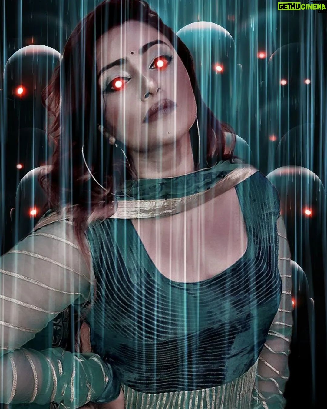 Aleeza Khan Instagram - Happy Halloween š šš #halloween #spooky #horror #halloweencostume #spookyseason #october #happyhalloween #art #halloweenmakeup #pumpkin #trickortreat #fall #love #makeup #halloweendecor #cosplay #scary #autumn #horrormovies #halloweenparty #photography #witch #michaelmyers #costume #creepy #goth #ghost #handmade #instagood #gothic