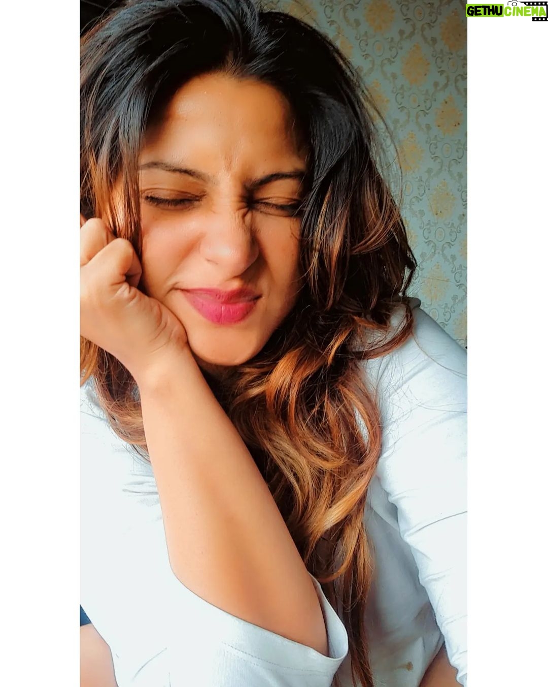 Aleeza Khan Instagram - Happy weekend peoples 💜💜💜 Lokhandwala Complex