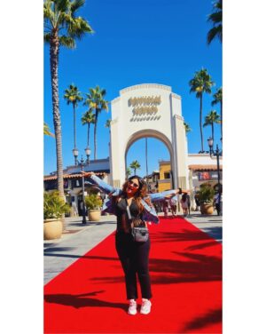 Aleeza Khan Instagram - Hollywood!!!! Where dreams Come true .... 

LOS ANGELOS CALIFORNIA.📍

YES I SAW A DREAM , AND I MADE IT COME TRUE. SINCE CHILDHOOD ALWAYS BEEN A FAN OF HOLLYWOOD MOVIES AND TV SHOWS. FROM BEING AS OLD 5YRS OLD TILL DATE. WHO SAYS DREAMS DONT COME TRUE... IF YOU HAVE THE COURAGE TO DREAM BIG AND MANIFEST IT EACH  DAY AND NIGHT. IT TAKES QUITE A LONG PROCEDURE .. BUT IT DOES COME TRUE
AGE NO LIMITS!!!

TOTALLY BLESSED !! SPEECHLESS 
OUT OF WORDS .!!! SUPER EXCITED FOR THE @unistudios .WHAT A WONDERFUL DAY OUT AT THE STUDIOS. WORTH EVERY PENNY. 

TIMINGS 9AM TO 6PM 

ITS A HUGE PROPETY TAKES UR ENTIRE DAY !!!!
STARTS FROM 100$ goes upto 170$ ( FOR GENERAL ENTRY)
AND 200$ to 250 ( EXPRESS PASS SINGLE ENTRY TO UNLIMITED PASS) 

#TIP: EITHER START EARLY / OR IF U DONT WANNA WASTE TIME IN WAITING TAKE TYE EXPRESS PASS. 

#TIP:  STARTS AT 9AM , ITS A HUGE PLACE, TO EXPERIENCE EVERYTHING AND NOT MISS OUT ON ANYTHING START UR DAY EARLY ..EARLY AS 7AM FINISH UR BREAKFAST AND GET READY AND LEAVE BY 8AM. TO BE THERE SHARP BY 9AM. 

FOOD WATER BOTTLES CAN BE TAKEN INSIDE, INCASE IF YOU WANNA SAVE UR EXTRA BUCKS AND TIME, CARRY UR OWN FOOD. OTHERWISE, FOOD, RESTAURANTS, COFFE SHOPS,UR  FAVOURITE STARBUCKS TOO... EVERYTHING IS AVAILABLE INSIDE.SHOPPING FROM UR FAVOURITE MOVIE STORES US ALSO AVAILBLE. 

ABSOLUTELY 💯 💯 💯 

MEET ALL UR FAVOURITE CHILDHOOD  CHARACTERS, FAVOURIYE MOVIE SETS , RIDE EXPERIENCE, THEME PARKS, ETC.

EVERYTHING AT ITS BEST!!!
FROM TRANSFORMERS TO HARRY POTTER,FROM THE MUMMY TO JURASSIC WORLD , TO NINTENDO WORLD, SUPET MARIO BROS, NINJA TURTLE .
FROM HOGWARTS TO SIMPSONS, SCOOBY DOO ,TO KRUSTYLAND, 
EVERTHING WAS JUST SO PERFECT !!!

MEETING MY FAVOURITE TRANSFORMERS SHAKING HANDS TO DANCING WOTH THEM , MADE MY DAY 🤩🤩🤩

#universalstudios #themepark #hollywood #losangeles #california #transformers #themummy #Harrypotter #hogwarts  #Hogwartsexpresss #nintendo #supermario #mario #scoobydoo #simpsons #jurassicpark #jurassicworld #krustyland #ninja #ninjaturtles #lifeofpets #lifeofadventure
