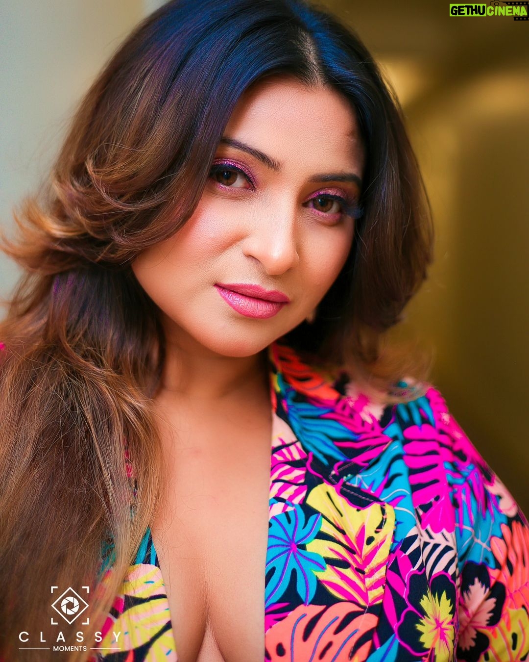 Aleeza Khan Instagram - A Beautiful Shoot in Sri Lanka Colombo At ballys event " Ballys celebrity special gaming Night " @ballyscasinocolombo @thekingsbury @helloclassymoments ๐ธ๐ธ๐ธ #photography #photooftheday #love #instagood #instagram #photo #nature #picoftheday #like #photographer #beautiful #follow #art #fashion #travel #bhfyp #photoshoot #likeforlikes #instadaily #naturephotography #model #me #smile #style #instalike #happy #likes #myself #followme #followforfollowback Colombo, Sri Lanka