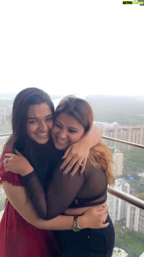 Aleeza Khan Instagram - Happy happy Birthday aleezayyyy🎉🍷 You know I love you!♥️ Thank you for always always always being there and for loving me the way you do 🥹🥰 Wishing you the only besttttt on your special day and you know tu hain toh il be allright and im always always here for you baby💋🥰 Thank you for being so so so amazing and such a giving person ! Never knew shooting 2 days with you would turn into 2 years and i cant be happier Happy birthday again baby love you♥️ @iamaleezakhan #happybirthday #aleezakhan #mygirl #blessed #gratitude #love #friendship #sisters #simrankshirsagar Mumbai, Maharashtra