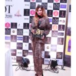 Aleeza Khan Instagram - ♥️♥️ Big thankyou Lords of the trendz for the honour of Most stylish television actress 2023. ♥️♥️Lovely Event, great show , great team. Cheers to Season 4. @trishul_the_divine @lordoftrendzofficial @shobhhitsloshes_official @ssongerwala #show #Event #awards how #awardsnight #fashionshow #goodtimes #happy #totally #blessed #lordsoftrendzofficial Galaxy Banquet