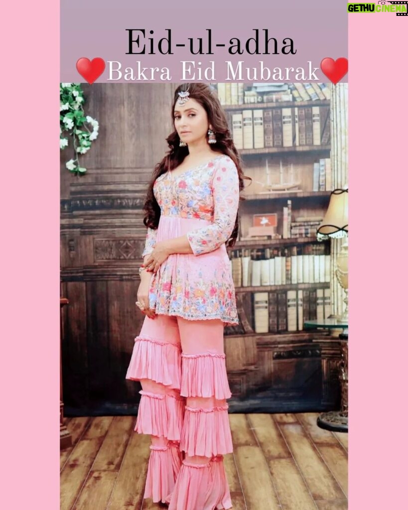 Aleeza Khan Instagram - Eid ul adha mubarak !!! #eid #festival #celebration #india #muslimfestival #Muslim #bakra #eid2023 #eiduladha