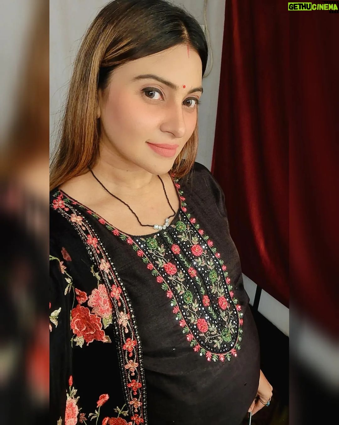 Aleeza Khan Instagram - ππ βDo not feel lonely, the entire universe is inside you. Stop acting so small. You are the universe in ecstatic motion. Set your life on fire.βππ #selflove #selfcare #love #loveyourself #motivation #positivevibes #happiness #inspiration #life #quotes #instagood #believe #lifestyle #mindset #instagram #happy #positivity #success #motivationalquotes #goals #bhfyp #yourself #mentalhealth #like #inspirationalquotes #follow #fitness #quoteoftheday #healing #beauty Cine Classic Studio