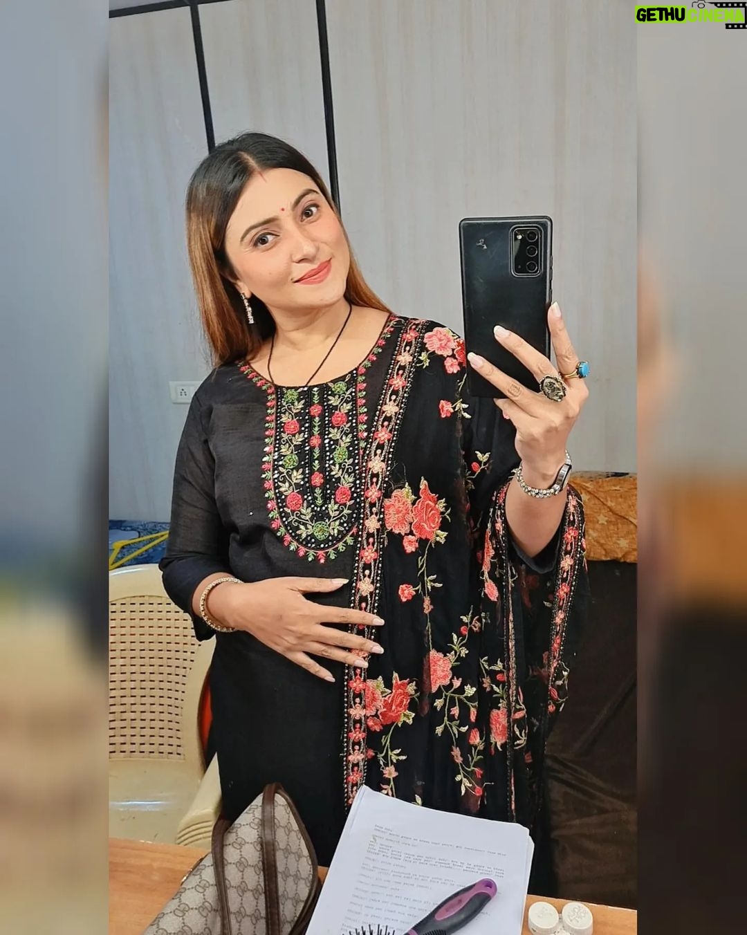 Aleeza Khan Instagram - ππ βDo not feel lonely, the entire universe is inside you. Stop acting so small. You are the universe in ecstatic motion. Set your life on fire.βππ #selflove #selfcare #love #loveyourself #motivation #positivevibes #happiness #inspiration #life #quotes #instagood #believe #lifestyle #mindset #instagram #happy #positivity #success #motivationalquotes #goals #bhfyp #yourself #mentalhealth #like #inspirationalquotes #follow #fitness #quoteoftheday #healing #beauty Cine Classic Studio