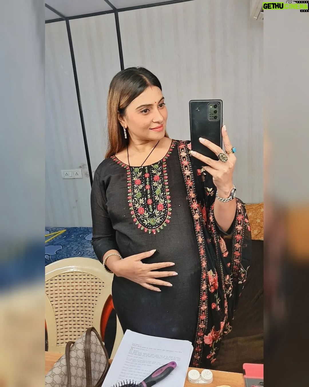 Aleeza Khan Instagram - ππ βDo not feel lonely, the entire universe is inside you. Stop acting so small. You are the universe in ecstatic motion. Set your life on fire.βππ #selflove #selfcare #love #loveyourself #motivation #positivevibes #happiness #inspiration #life #quotes #instagood #believe #lifestyle #mindset #instagram #happy #positivity #success #motivationalquotes #goals #bhfyp #yourself #mentalhealth #like #inspirationalquotes #follow #fitness #quoteoftheday #healing #beauty Cine Classic Studio