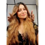 Aleeza Khan Instagram - 💜💜 "When you have a dream, you've got to grab it and never let go." 💜💜 #selflove #selfcare #love #loveyourself #motivation #positivevibes #happiness #inspiration #life #quotes #instagood #believe #lifestyle #mindset #instagram #happy #positivity #success #motivationalquotes #goals #bhfyp #yourself #mentalhealth #like #inspirationalquotes #follow #fitness #quoteoftheday #healing #beauty Classic Studio Mira Road