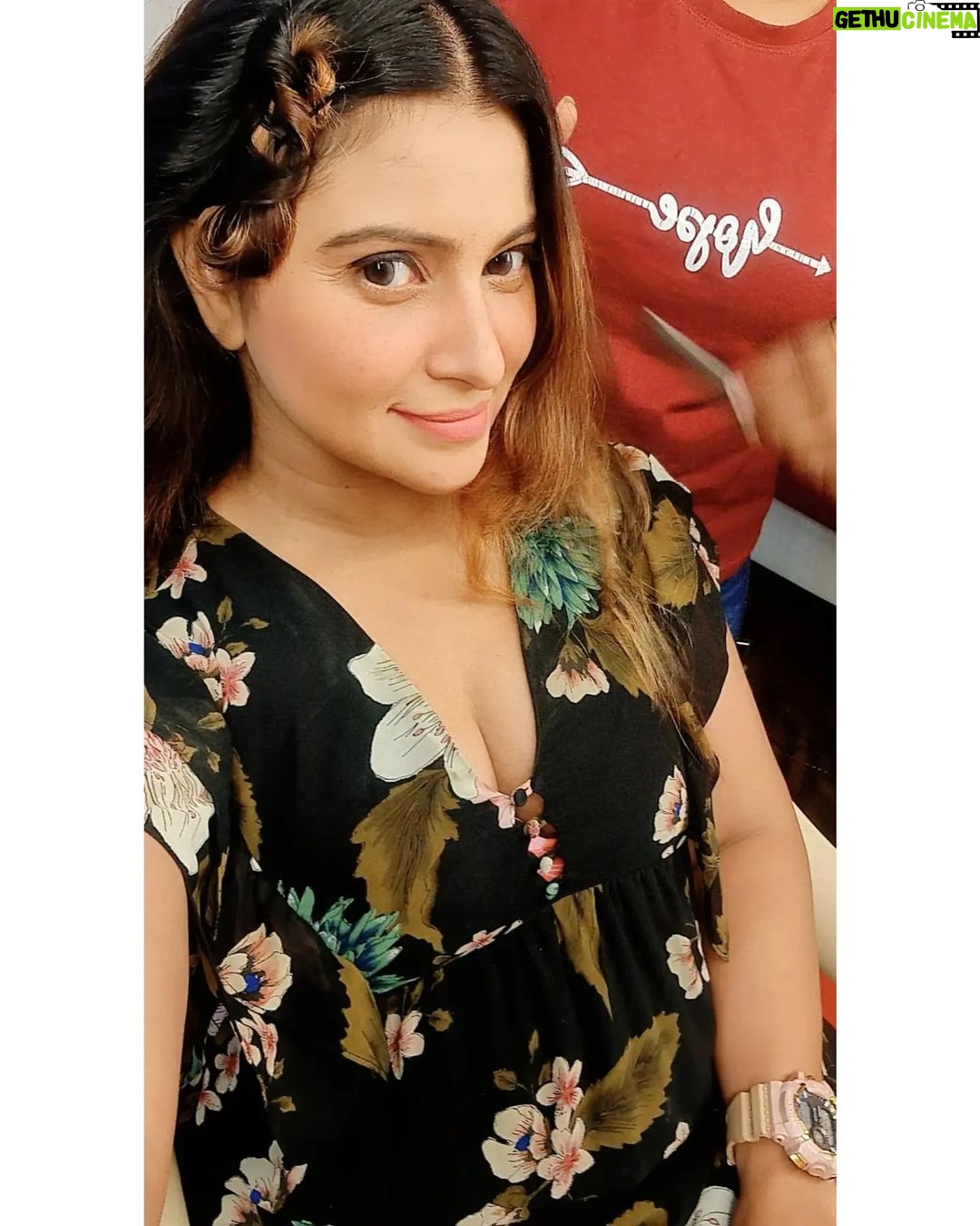 Aleeza Khan Instagram - ππ "When you have a dream, you've got to grab it and never let go." ππ #selflove #selfcare #love #loveyourself #motivation #positivevibes #happiness #inspiration #life #quotes #instagood #believe #lifestyle #mindset #instagram #happy #positivity #success #motivationalquotes #goals #bhfyp #yourself #mentalhealth #like #inspirationalquotes #follow #fitness #quoteoftheday #healing #beauty Classic Studio Mira Road