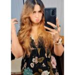 Aleeza Khan Instagram - 💜💜 "When you have a dream, you've got to grab it and never let go." 💜💜 #selflove #selfcare #love #loveyourself #motivation #positivevibes #happiness #inspiration #life #quotes #instagood #believe #lifestyle #mindset #instagram #happy #positivity #success #motivationalquotes #goals #bhfyp #yourself #mentalhealth #like #inspirationalquotes #follow #fitness #quoteoftheday #healing #beauty Classic Studio Mira Road