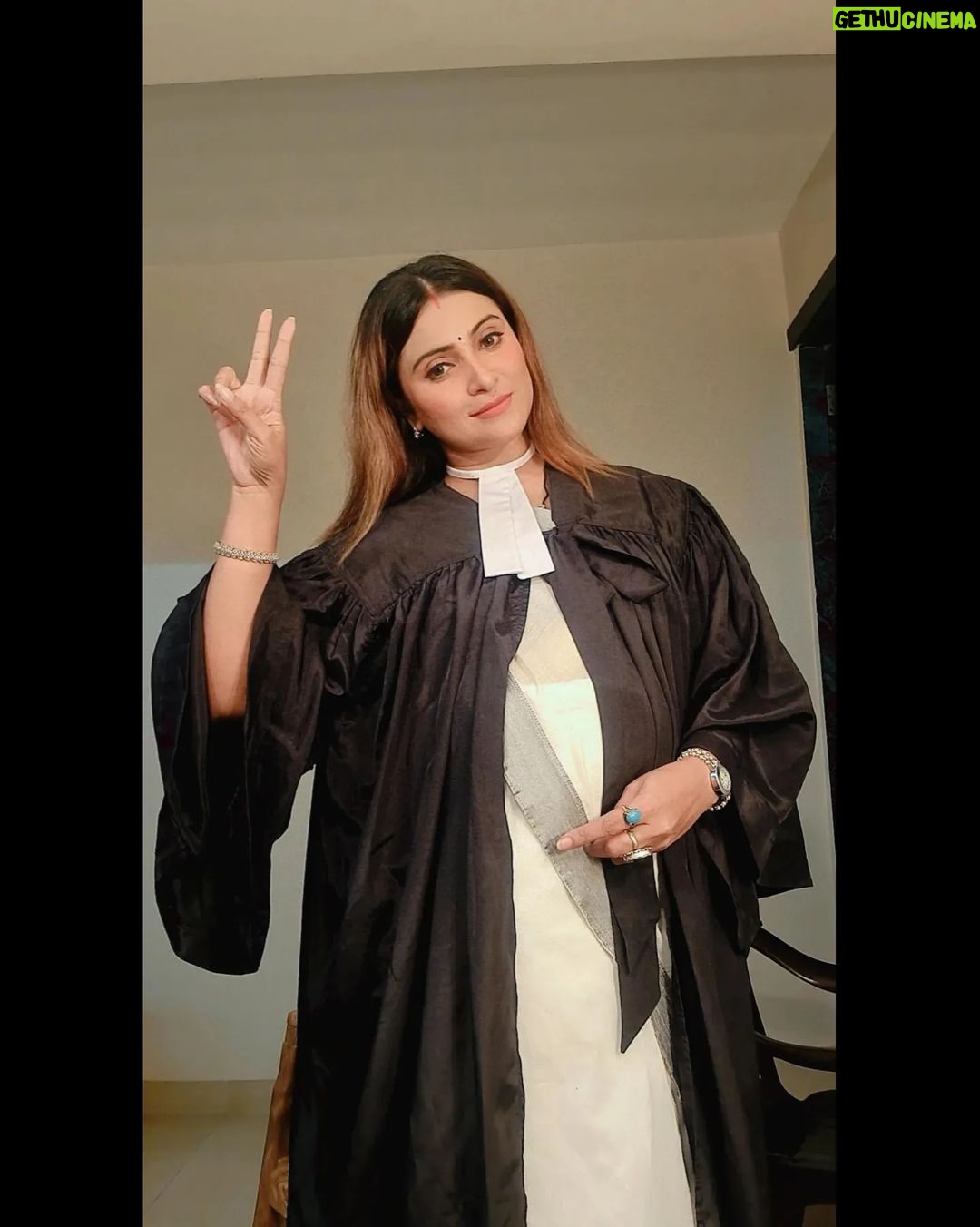 Aleeza Khan Instagram - ♥️♥️ Glad to Join the cast of Radha Mohan on Zeetv As Devika .LSD Production ♥️♥️ Character : Devika sahai Show : Radha mohan Channel : Zee tv #workmode #tvshow #radhamohan #devika #lawyer #zeetv #zee5 #iamaleezakhan #shabbirahluwalia #lsdproductions
