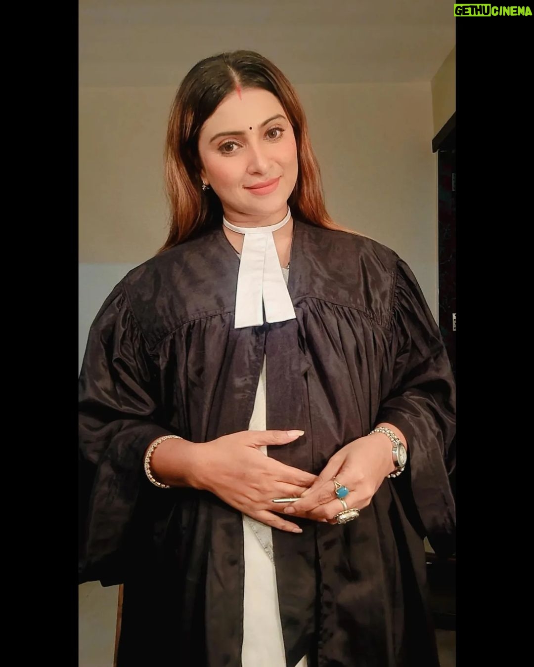 Aleeza Khan Instagram - ♥️♥️ Glad to Join the cast of Radha Mohan on Zeetv As Devika .LSD Production ♥️♥️ Character : Devika sahai Show : Radha mohan Channel : Zee tv #workmode #tvshow #radhamohan #devika #lawyer #zeetv #zee5 #iamaleezakhan #shabbirahluwalia #lsdproductions