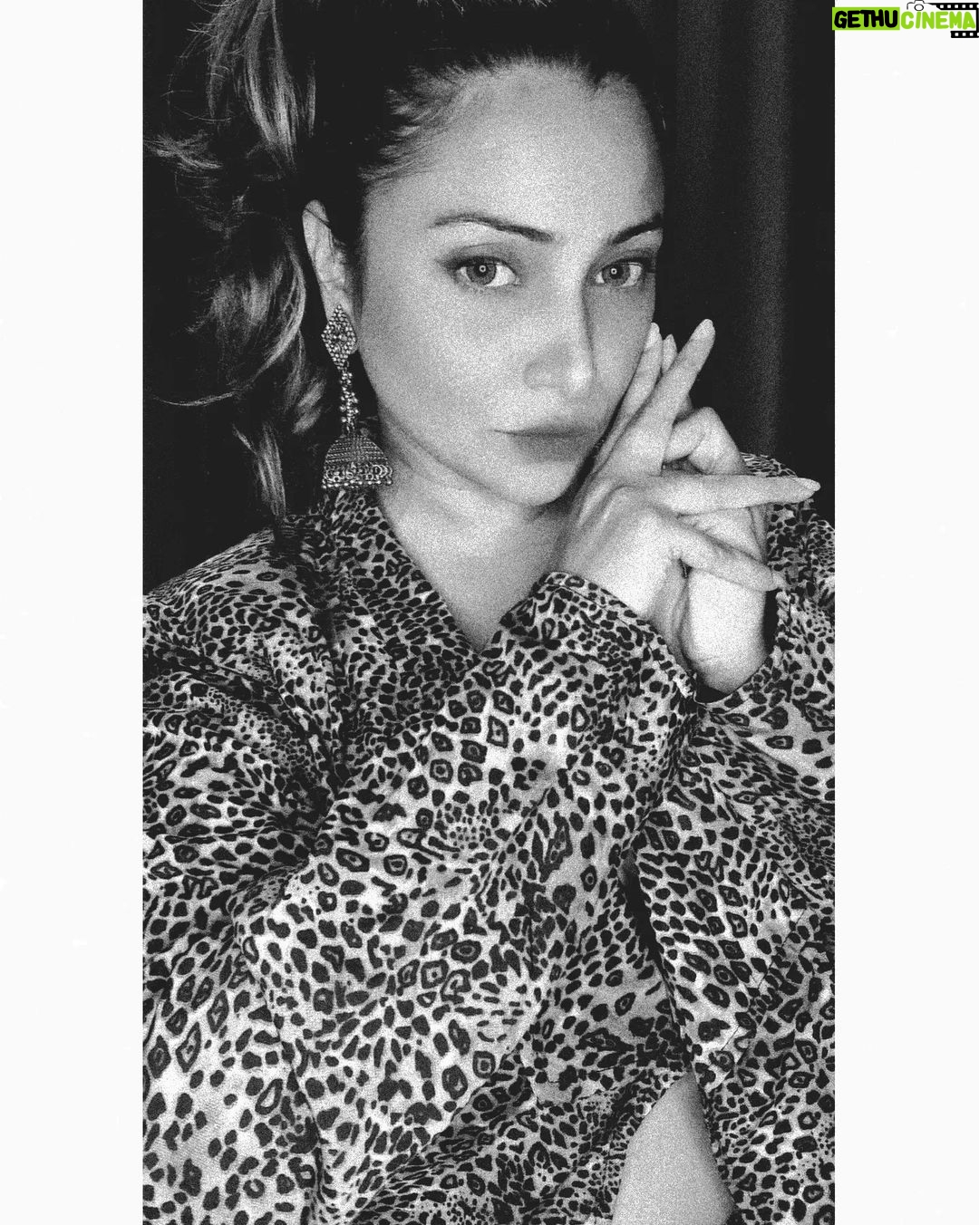 Aleeza Khan Instagram - ♥️♥️ Be yourself; everyone else is already taken.♥️♥️ #reels #reelsinstagram #instagram #trending #viral #explore #love #instagood #explorepage #tiktok #reelitfeelit #india #follow #photography #fyp #reel #instadaily #followforfollowback #reelsvideo #likeforlikes #like #fashion #memes #foryou #reelkarofeelkaro #music #o #insta #instagramreels #ke Mumbai, Maharashtra
