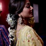 Amandeep Sidhu Instagram - Shaadi me milte h aaj 🙏 sirf @starplus pe CHASHNI 11pm baje🙏 . . . Styling : @anusoru @nidhikurda . . #amandeepsidhu #chashni #chandni #starplus #toodles