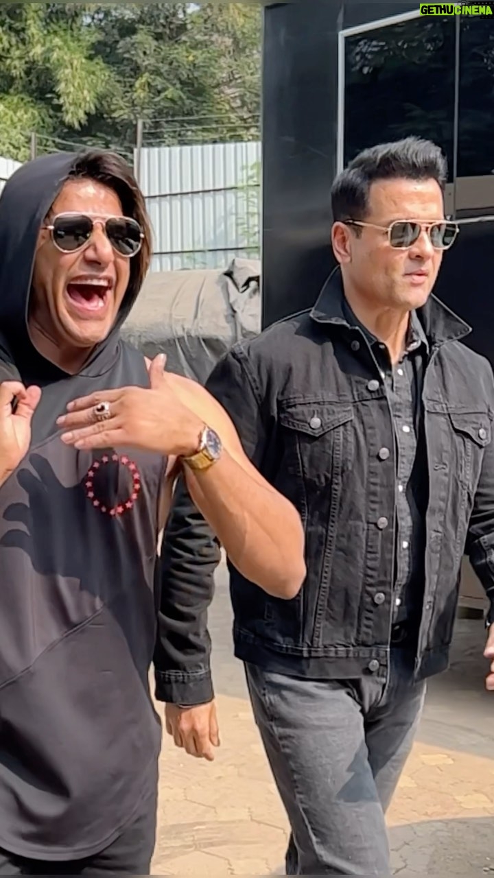 Amandeep Sidhu Instagram - Babbar Sher and singham ….. welcome to the hood brotha @rohitboseroy #saubhagyavatibhava2