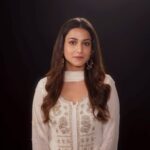 Amandeep Sidhu Instagram – Hey Fan-mily ❤️
Elated to share this Golden Opportunity for all Aspiring Makeup Artists, Hair Stylists & Fashion Stylists to learn & train from the Best and be a part of Indian Film & Tv fraternity.
Only at “ IMUSE Academy “ – India’s 1st Truly International Makeup, Hair & Fashion Styling Academy, Now in MUMBAI! 💥
ENROL NOW & I shall see you soon there 🤗💐
Choose Your Freedom, Choose Your Self!
@imuseacademy
@nehaadhvikmahajan
A Film by @adhvik_official
#freedomofchoice #creatingglobalartists #imuseacademy #makeup #hair #fashionstyling #amandeepsidhu