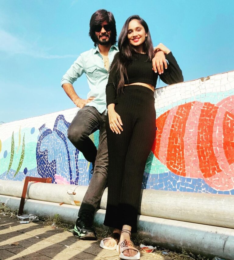 Amardeep Chowdary Instagram - Just chill with lemon 🍋 soda 🥤 love u 🥰 @_tejaswini_gowda_official caption adripoleaaaa🎈🔥 it’s just started amma ♥️