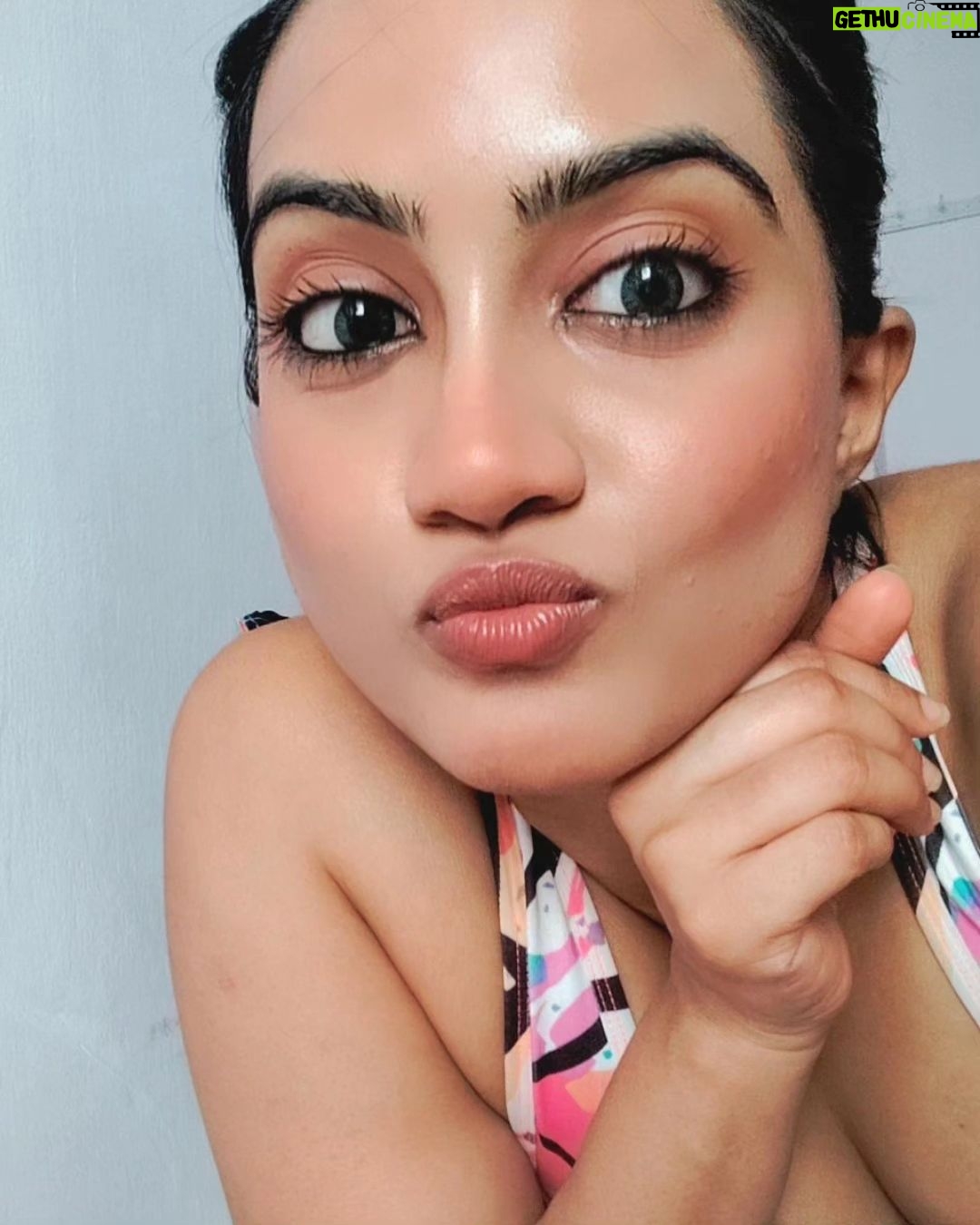 Amika Shail Instagram - Candid 🌸 . . #AmikaShail #instagram