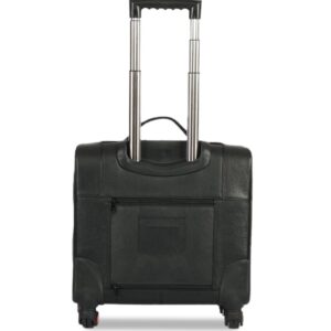 Amika Shail Instagram - I am convinced that there can be Luxury in the Simplicity.. 💎
.
.
.
#Amikashail #travel #bag #trolley #myntra