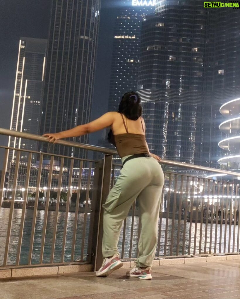Amika Shail Instagram - Dubai Street hopping 😍 . .. #AmikaShail #dubai #uae #sharjah #burjkhalifa #dubaimall #arab #dubailife Burj Khalifa,Dubai,U.A.E