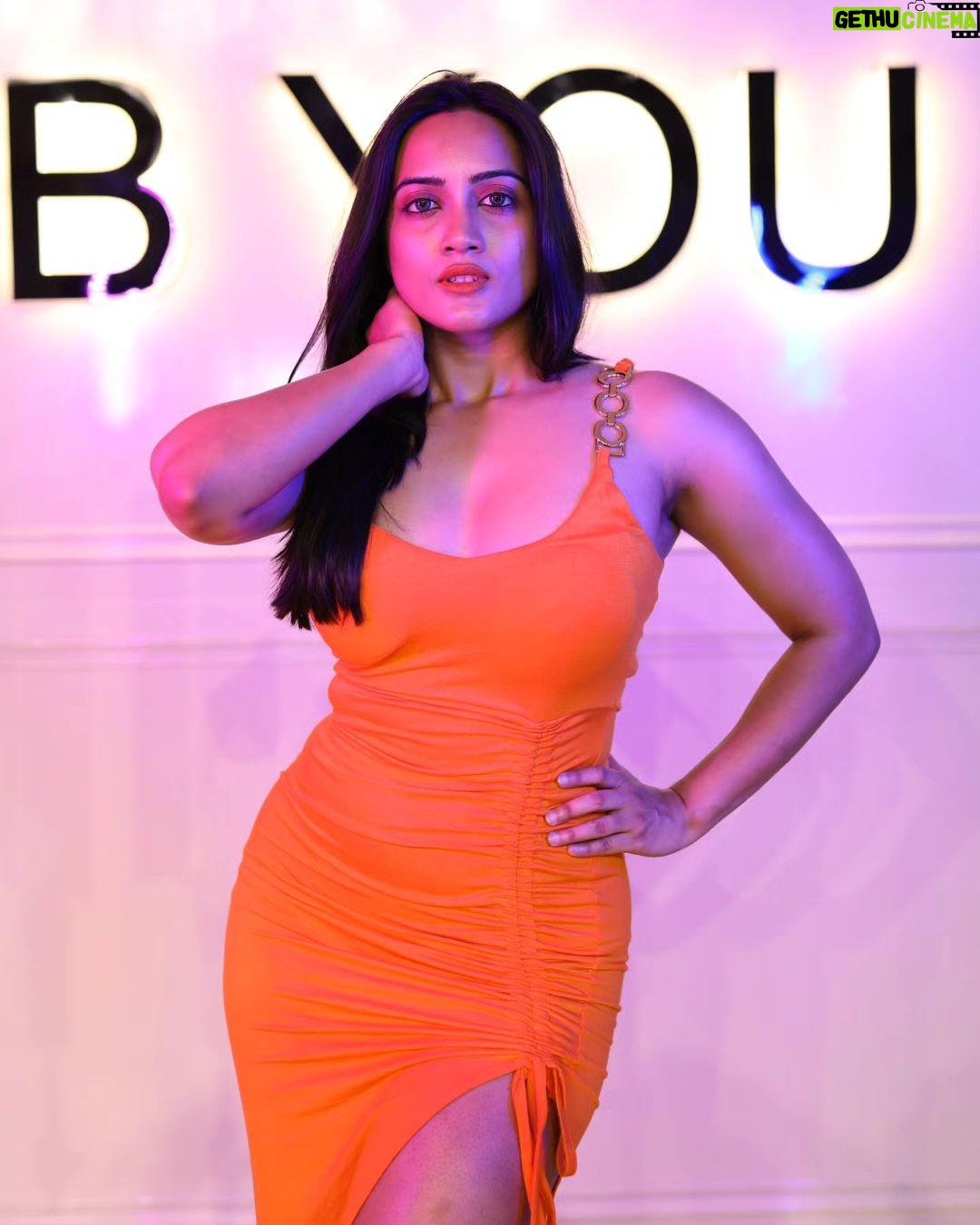 Amika Shail Instagram - 🧡 . . . #AmikaShail #instamood #instagram #explore