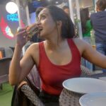 Amika Shail Instagram – I also eat burgers 🍔😋
.
.
#AmikaShail #junk #foodie #burger