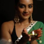 Amika Shail Instagram – 💚 🪔
.
.
#AmikaShail #candid #instadaily