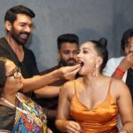 Amika Shail Instagram - Such a blast with my well wishers .. thank you everyone for making my day so beautiful ❤️ . . #AmikaShail #birthday #birthdaycelebration #birthdaycake #celebration