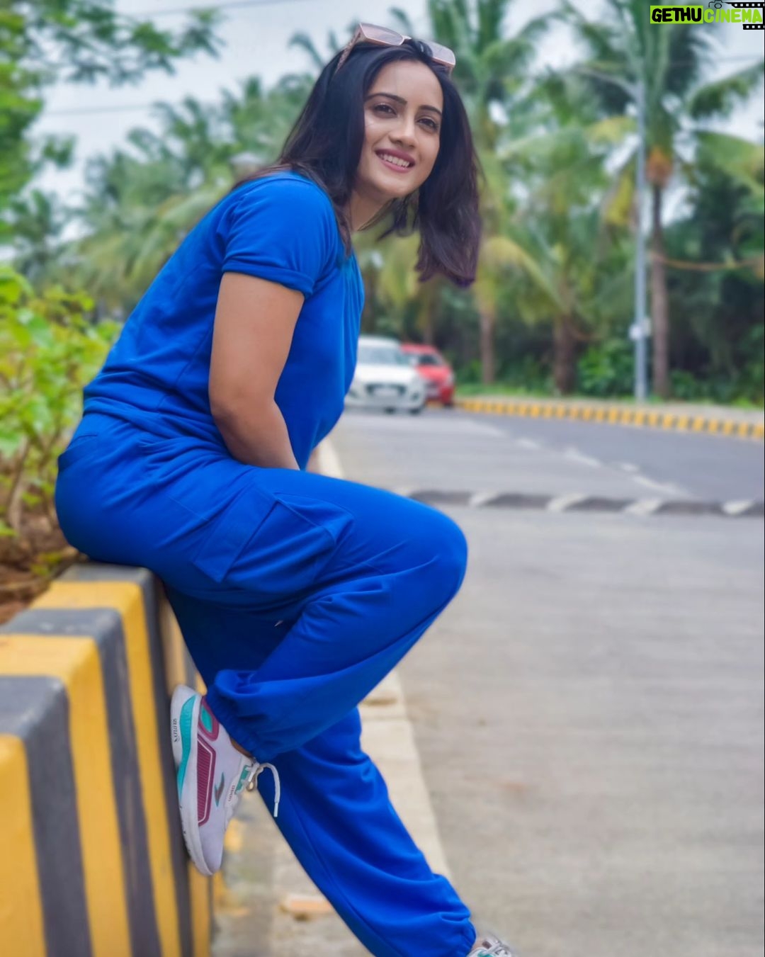 Amika Shail Instagram - 💙 . . #AmikaShail #candid #tuesday #tuesdaymotivation