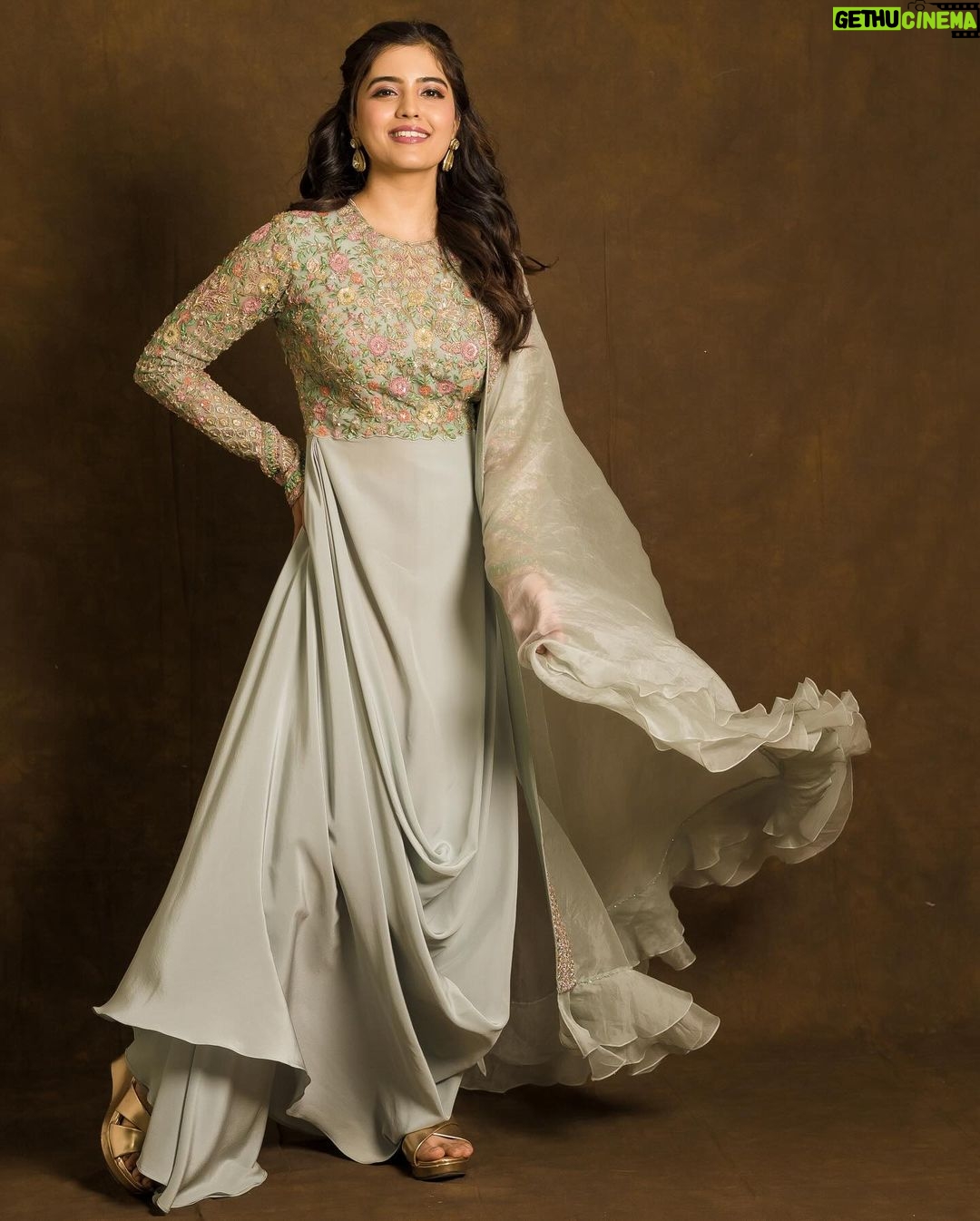 Amritha Aiyer Instagram - If you stay positive in a negative situation you Win !! . Outfit - @shyamalbhumika Jewellery - @rubans.in @oakpinionpr Styled - @shrushti_216