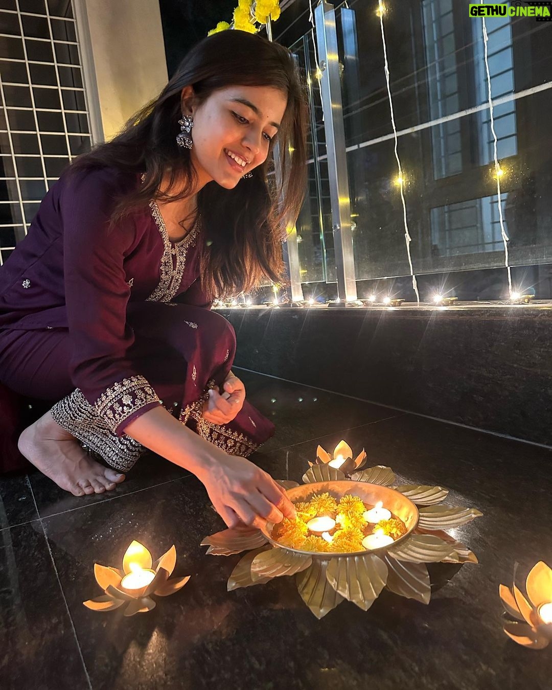 Amritha Aiyer Instagram - Happy Diwali 🪔 Have a brightest year ahead 🪔🪔⭐️⭐️⭐️