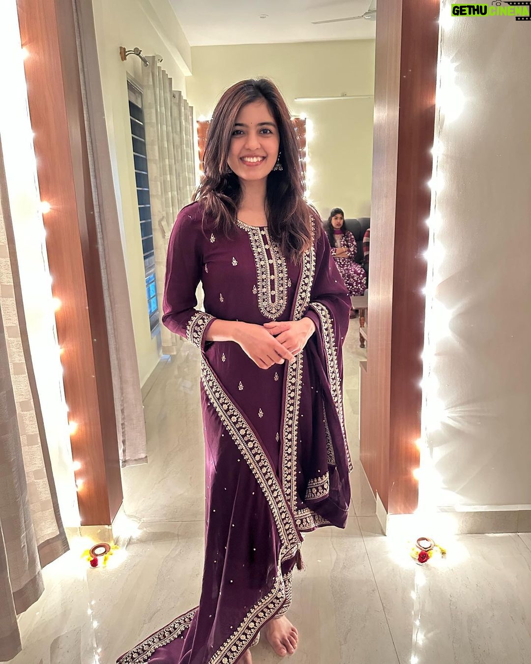 Amritha Aiyer Instagram - Happy Diwali 🪔 Have a brightest year ahead 🪔🪔⭐️⭐️⭐️