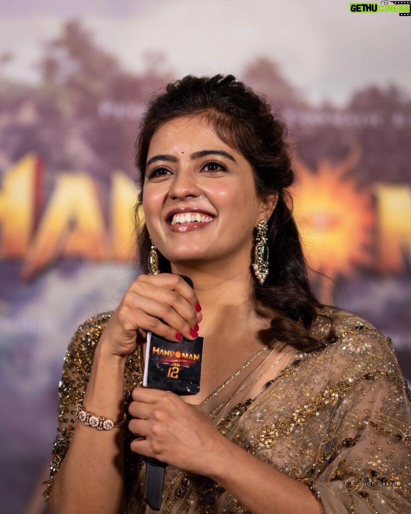 Amritha Aiyer Instagram - All Smiles and happiness loaded when it’s about HANUMAN!!! ☀☀☀💥💥 #hanumanthemovie #hanuman #trailerlaunch 📸- @storiesbydeepu Outfit- @archana.karthick