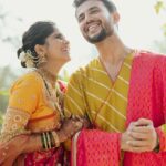 Amruta Deshmukh Instagram – नात्यास नाव आपुल्या देऊ नकोस काही..
सा-याच चांदण्याची जगतास जाण नाही..
ना तालराग यांच्या बंधात बांधलेला..
स्वरमेघ मंजूळांचा बरसे दिशात दाही..!
.
.
Pictures by: @surajpatel.in 
MUA: @saurabh_kapade 
Hair by : @nilampatel12 
Amruta’s outfit: customised blouse by : @nishfash_design_studio 
Jewellery by: @jizajewellerystudio 
Gold necklace by: @albadiajewelry 
Prasad’s outfit: styled by: @tanmay_jangam 
Prasad’s locket: @kaanksh__desire 
Mehendi by: @kkanchan_mehendi_ 
Nails by: @maytri_nails_pune 
Mundavlya by: @tanuleecreations 
Decor by: @panachedecorsofficial 
Venue: Nature Fun Resort, Kalote.