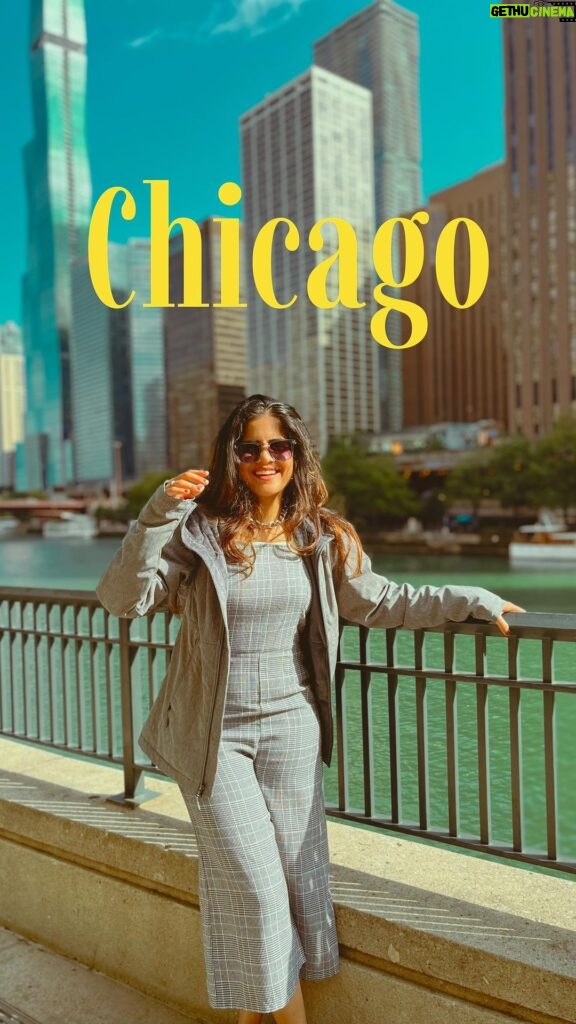 Amruta Deshmukh Instagram - आहा 🤩 से आह 🥹 तक ! #ChicagoDowntown #BoatRide #ChicagoArchitecture #LongDistanceEngineering #StarbucksReserve