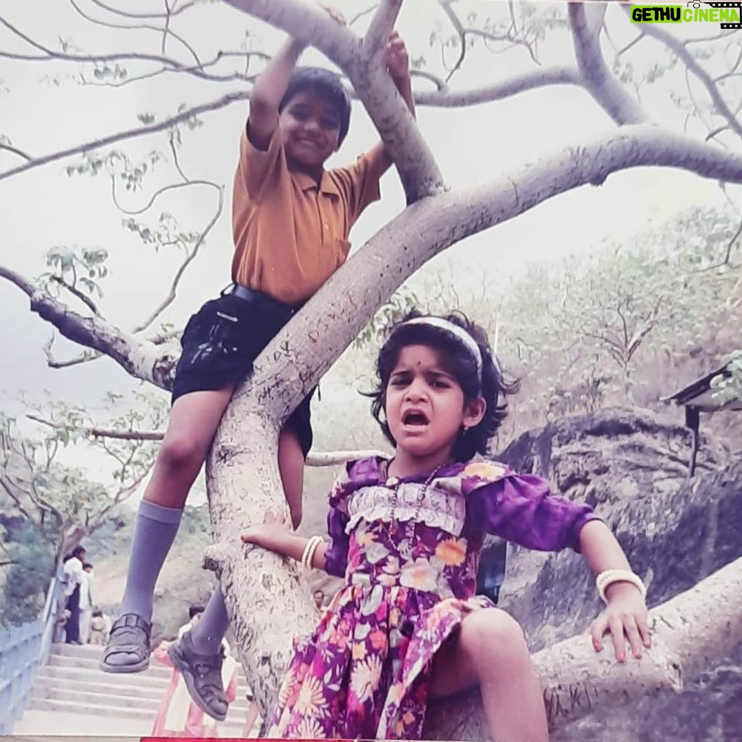 Amruta Deshmukh - 60.9K Likes - If “असुरी आनंद” 😈 had a face it would look like @abhisheksdeshmukh ! Happy rakshaBANDHAN 🥴😅
•
#siblings