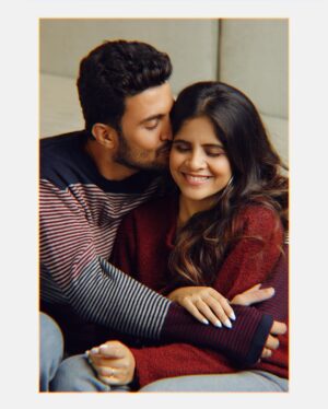 Amruta Deshmukh Instagram - Saving a seat for you forever 👫🏻
•
•
Clicked by: @shrutisbagwe 
MUA: @saurabh_kapade 
Styled by: @tanmay_jangam