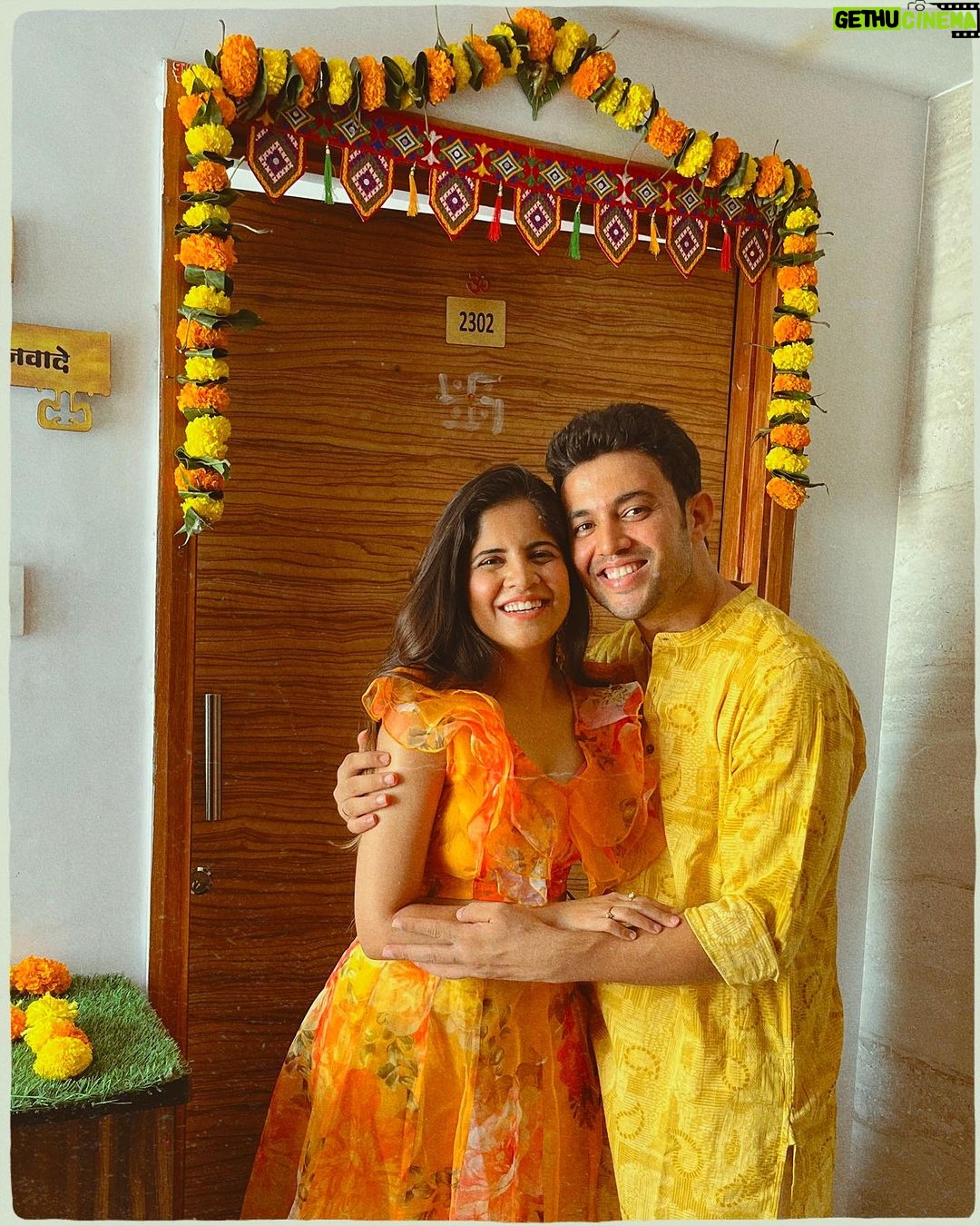 Amruta Deshmukh - 46.6K Likes - विजयादशमीच्या हार्दिक शुभेच्छा..!☘️☘️☘️🌼🌼